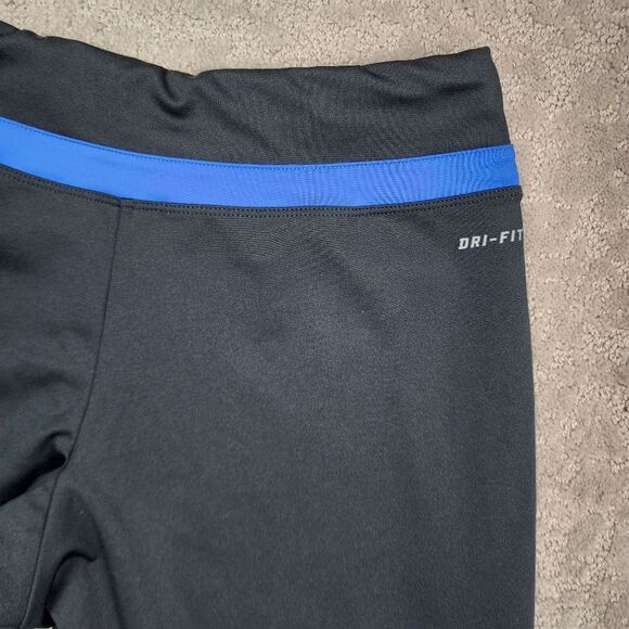 Nike Dri-Fit Crop Workout Shorts Size Small - Picture 4 of 9